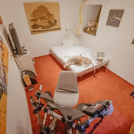 Dmg - 'large, Luxurious Ground Floor' *