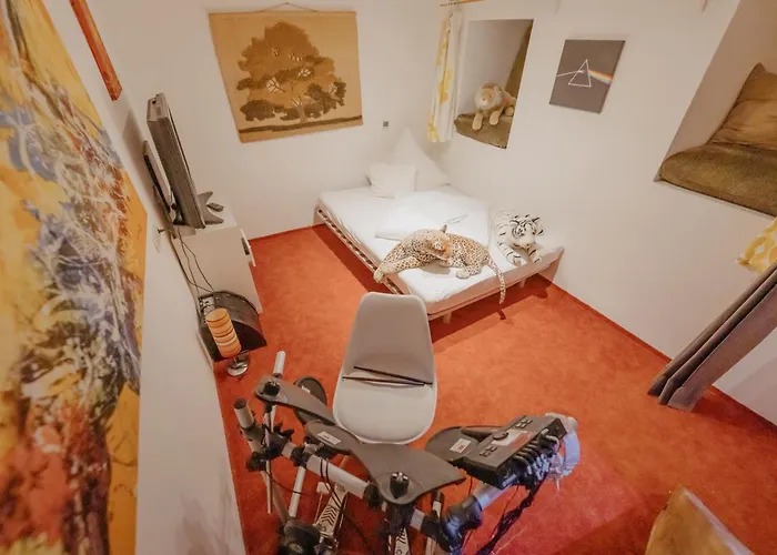 Dmg - 'large, Luxurious Ground Floor' *